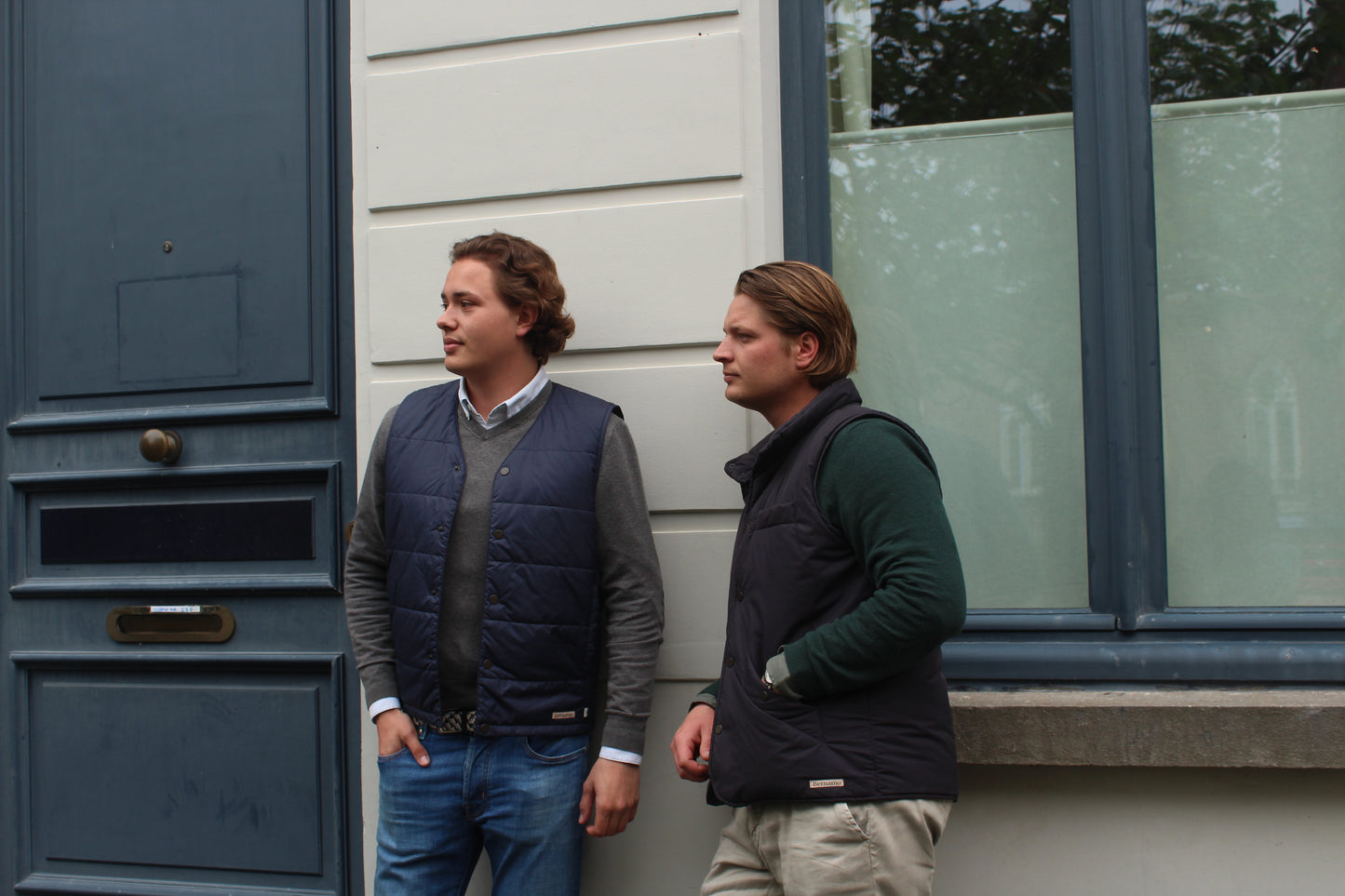 Gilet sans manches col en V en duvet bleu marine (léger)