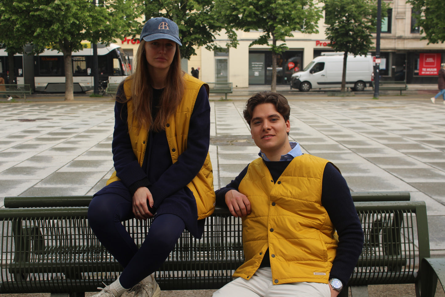 DOWN V NECK GILLET BOTTLE YELLOW (LIGHTWEIGHT)