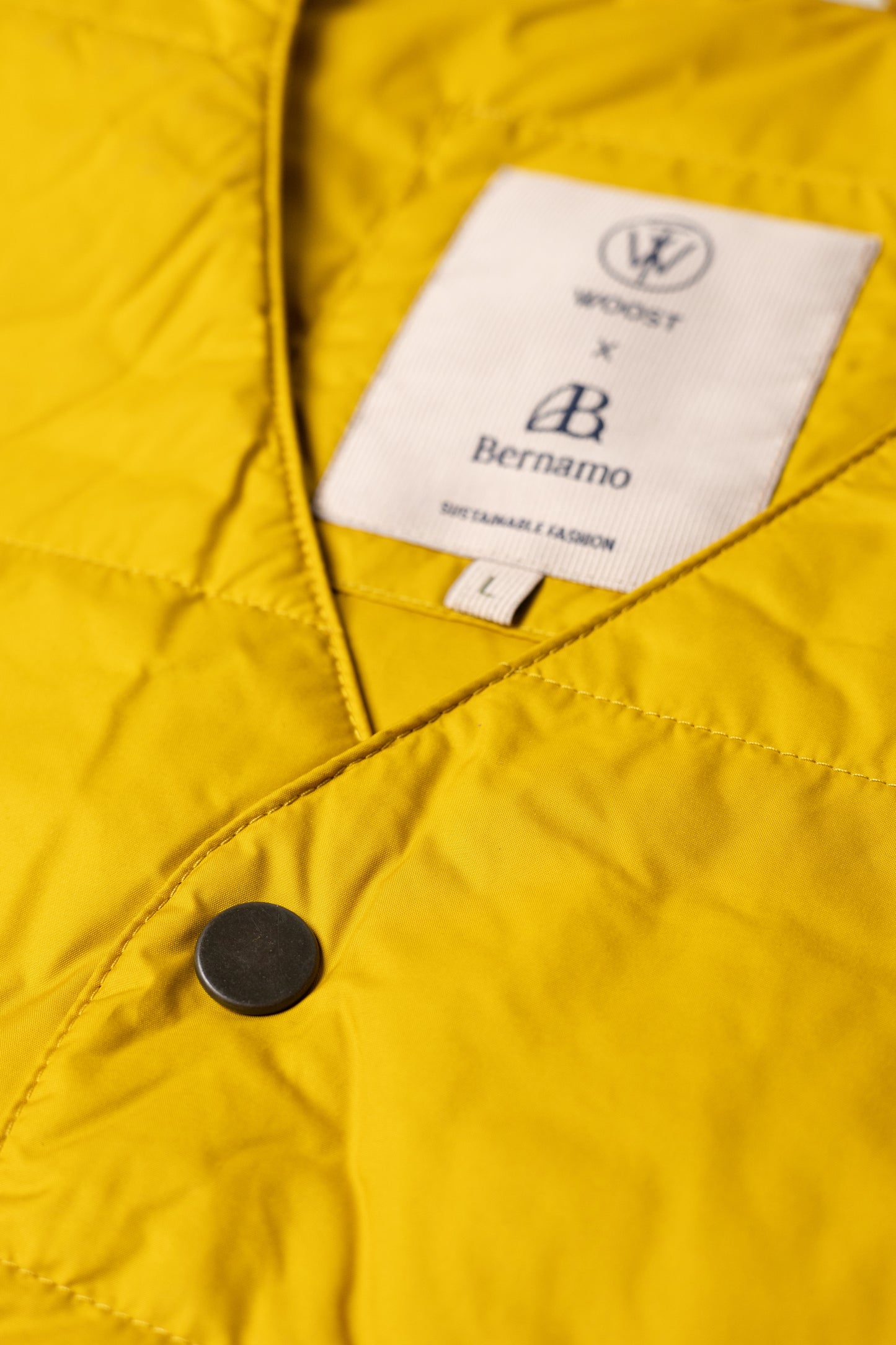 DOWN V NECK GILLET BOTTLE YELLOW (LIGHTWEIGHT)